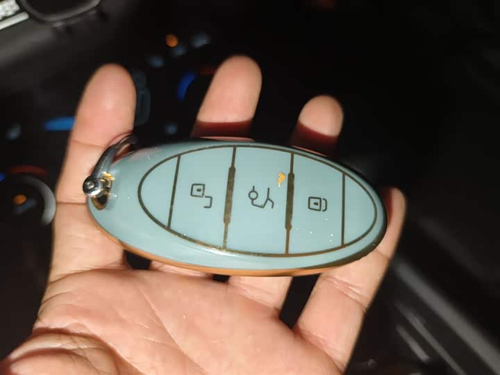 Фото 12 - Bestune B70