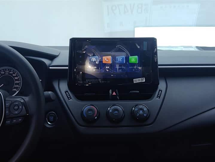 Фото 13 - Toyota Corolla