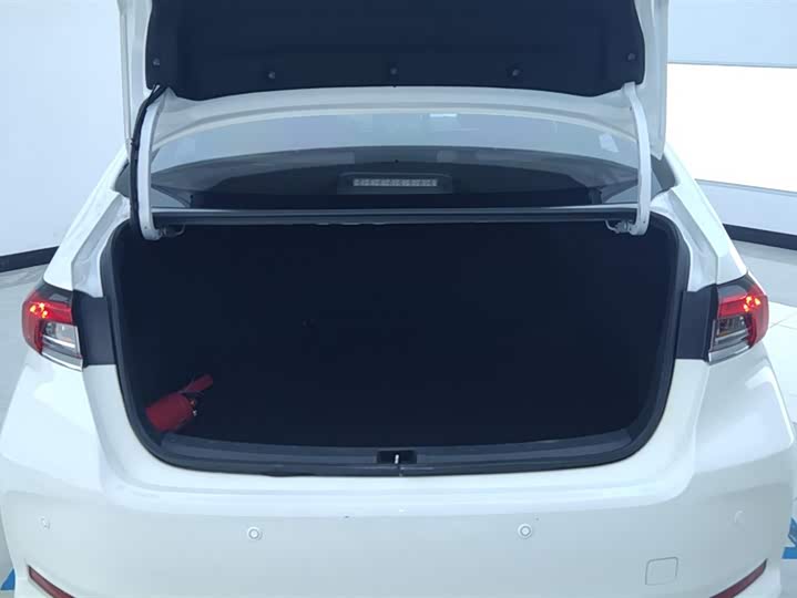 Фото 4 - Toyota Corolla