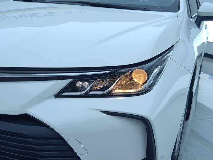 Фото 5 - Toyota Corolla