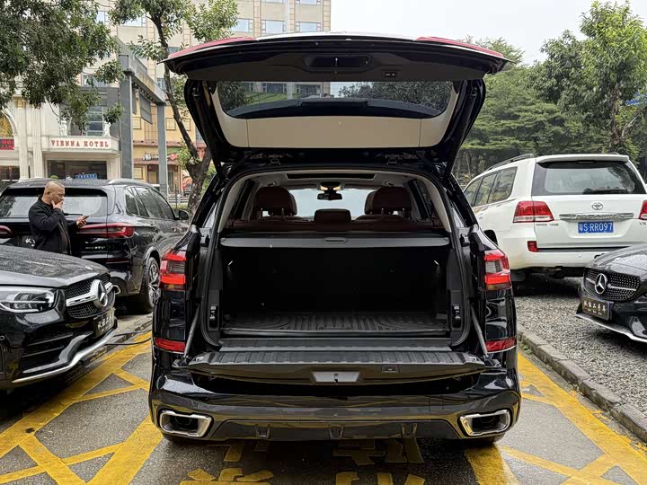 Фото 18 - BMW X5