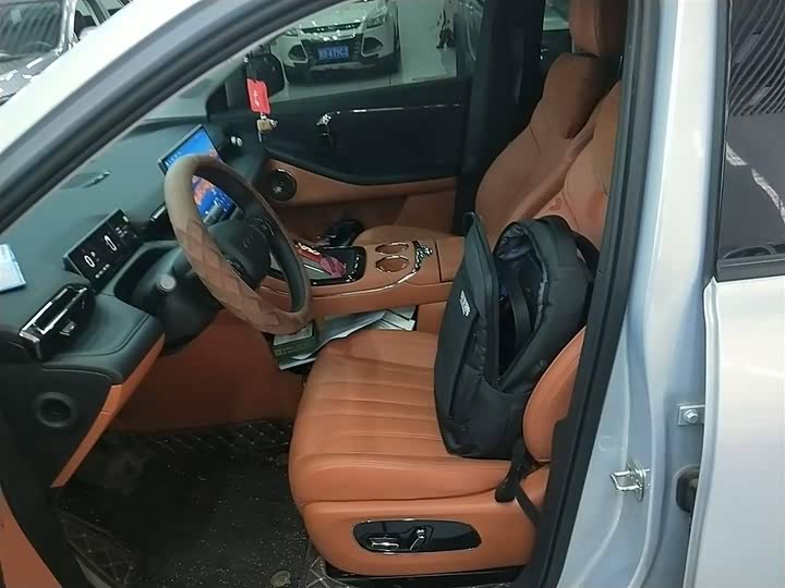 Фото 8 - GAC Aion V