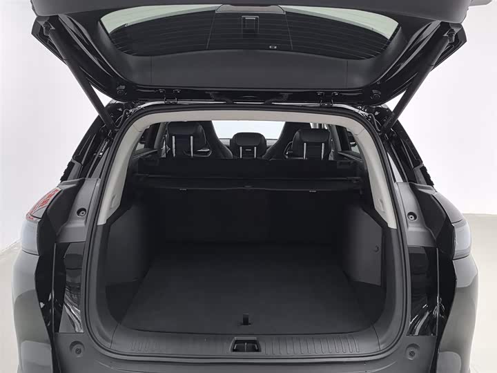 Фото 16 - BYD Sea Lion 07 DM-i Hybrid