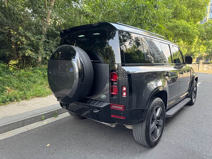 Фото 11 - Land Rover Defender