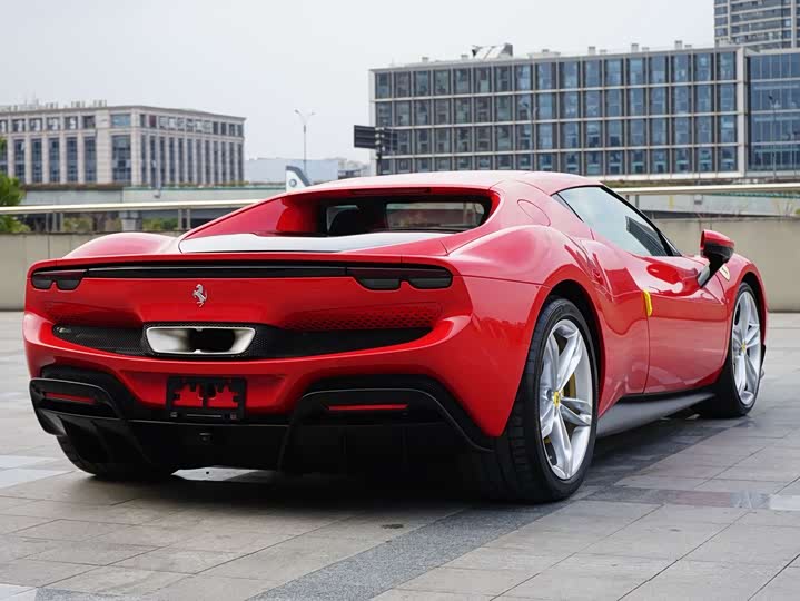 Фото 9 - Ferrari 296