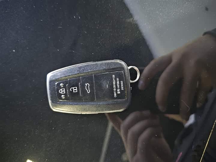 Фото 9 - Toyota Camry