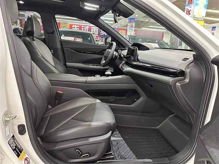 Фото 11 - Changan UNI-V