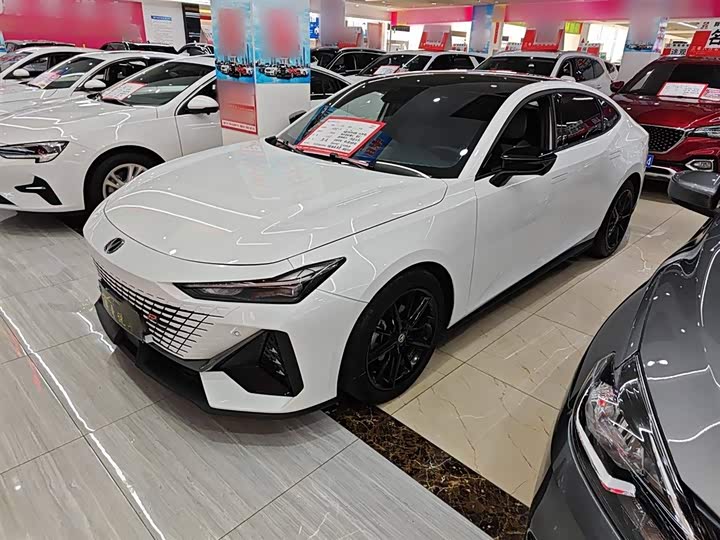 Фото 8 - Changan UNI-V