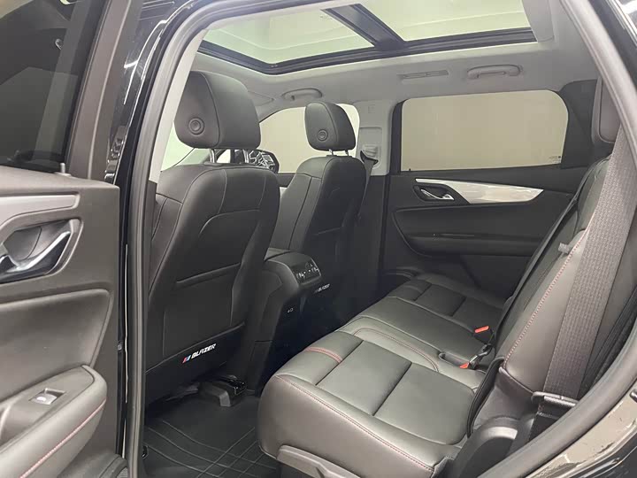 Фото 7 - Chevrolet Blazer