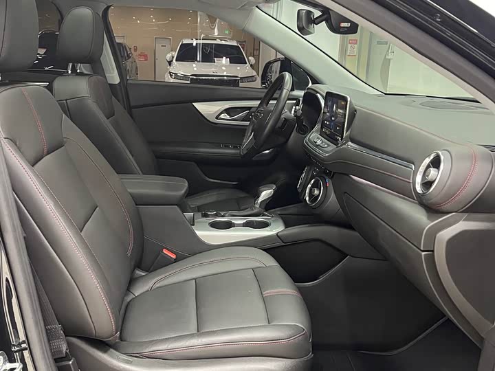 Фото 9 - Chevrolet Blazer