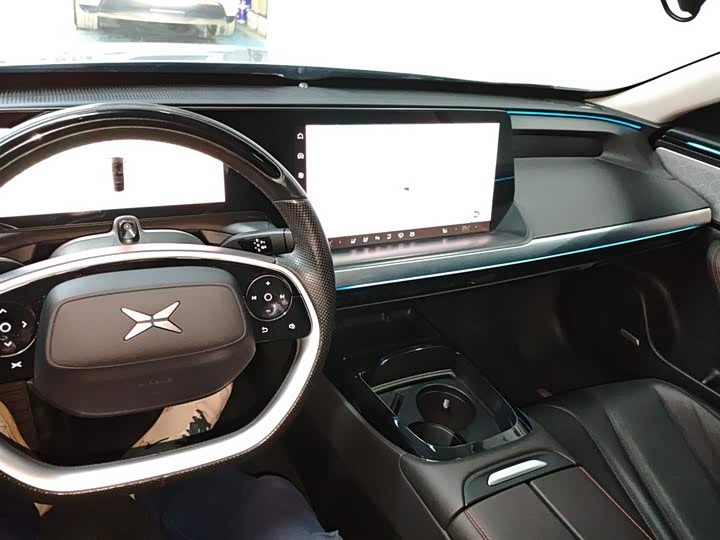 Фото 10 - XPeng P7