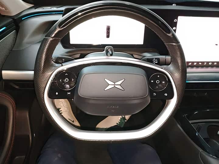 Фото 11 - XPeng P7