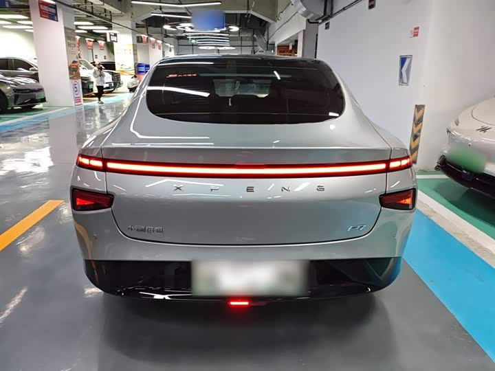 Фото 6 - XPeng P7