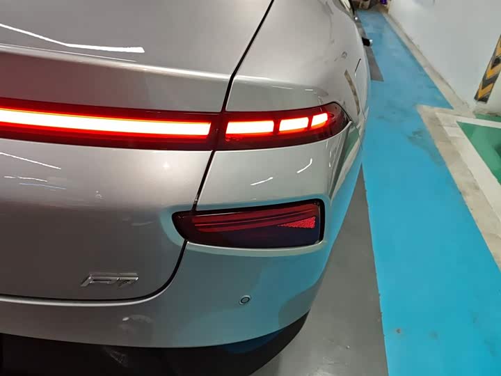 Фото 8 - XPeng P7