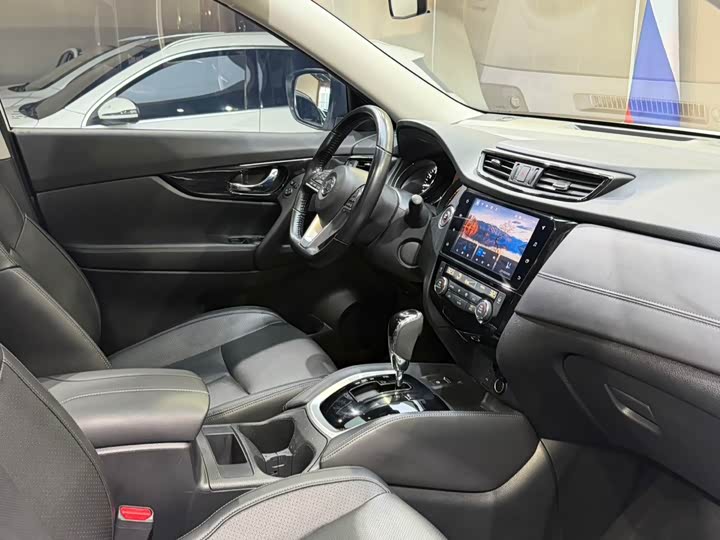 Фото 9 - Nissan X-Trail