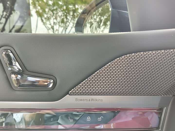 Фото 13 - BMW 7 Series