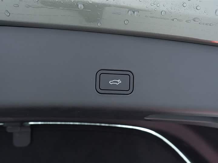 Фото 16 - Zeekr 001