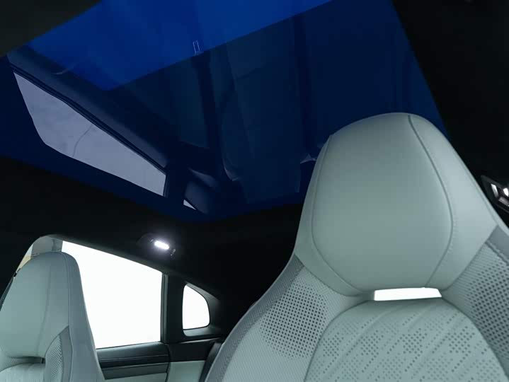 Фото 20 - Zeekr 001