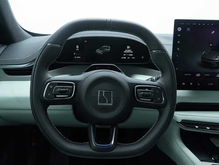 Фото 24 - Zeekr 001