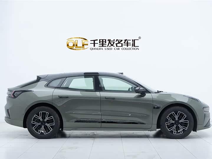 Фото 6 - Zeekr 001