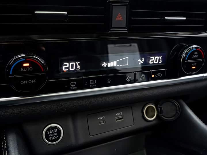 Фото 18 - Nissan X-Trail