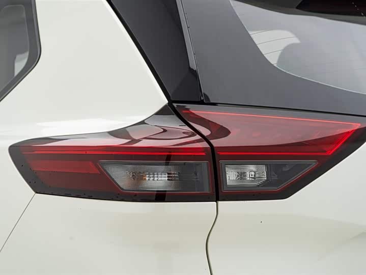 Фото 6 - Nissan X-Trail