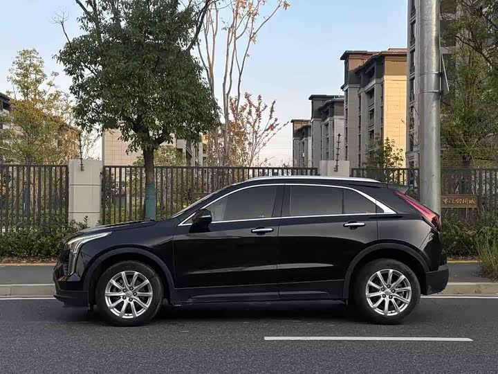 Фото 3 - Cadillac XT4