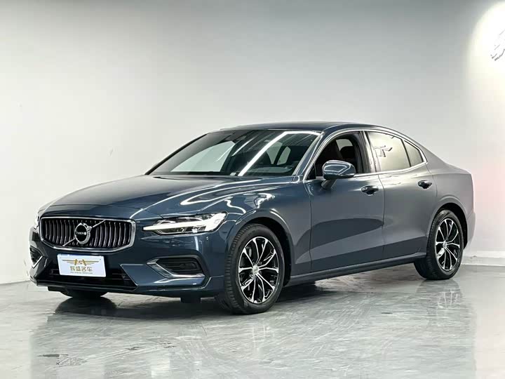 Фото 1 - Volvo S60