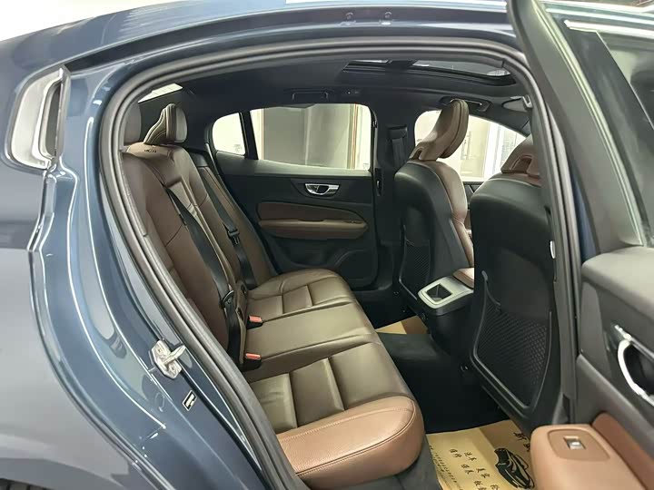 Фото 5 - Volvo S60