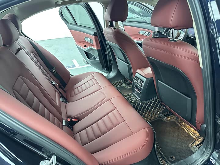 Фото 15 - BMW 3 Series