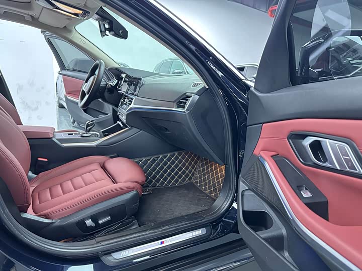 Фото 16 - BMW 3 Series