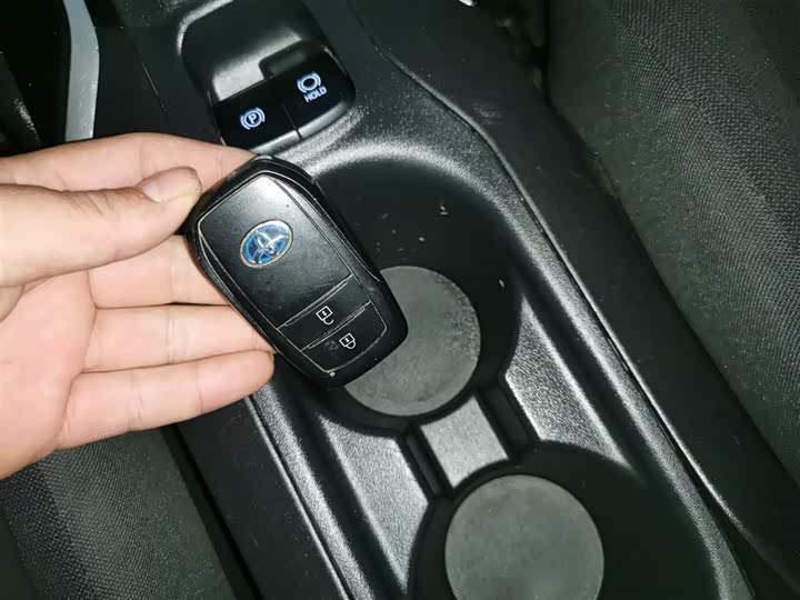 Фото 11 - Toyota Corolla Cross