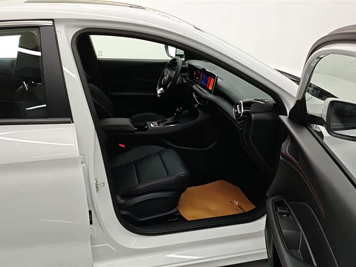 Фото 8 - MG Motor 5