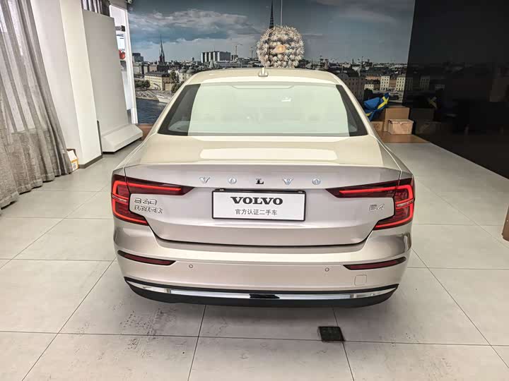 Фото 16 - Volvo S60