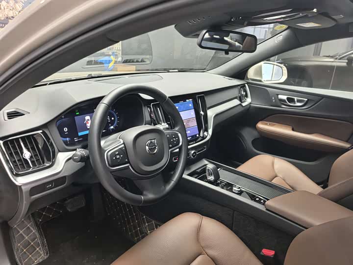 Фото 4 - Volvo S60