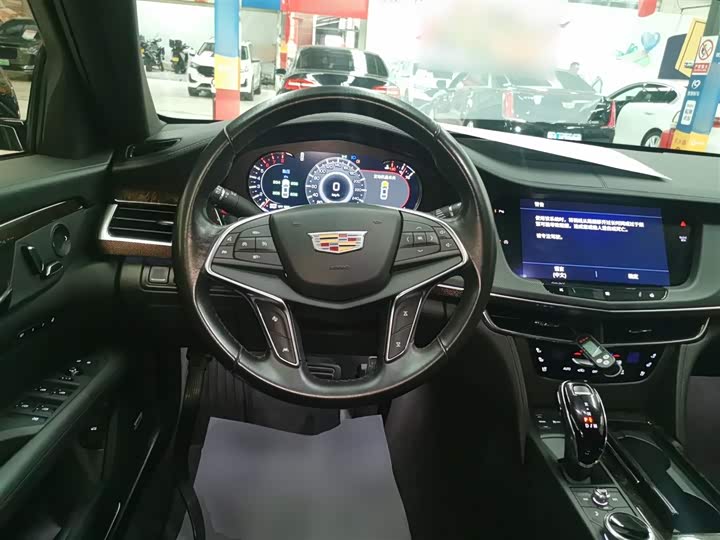 Фото 11 - Cadillac CT6