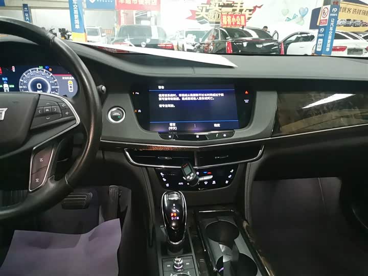 Фото 13 - Cadillac CT6