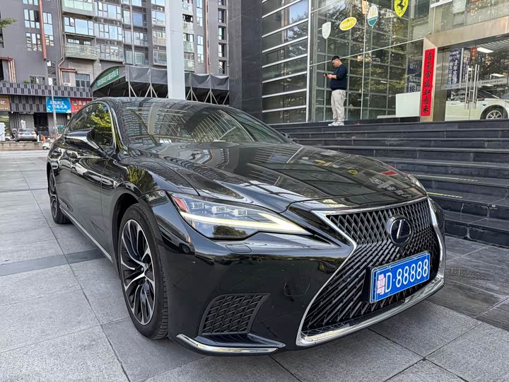 Фото 3 - Lexus LS