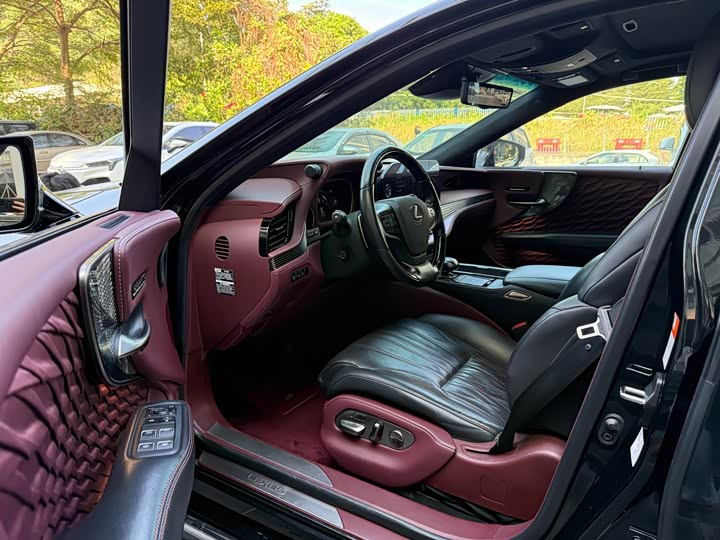 Фото 4 - Lexus LS