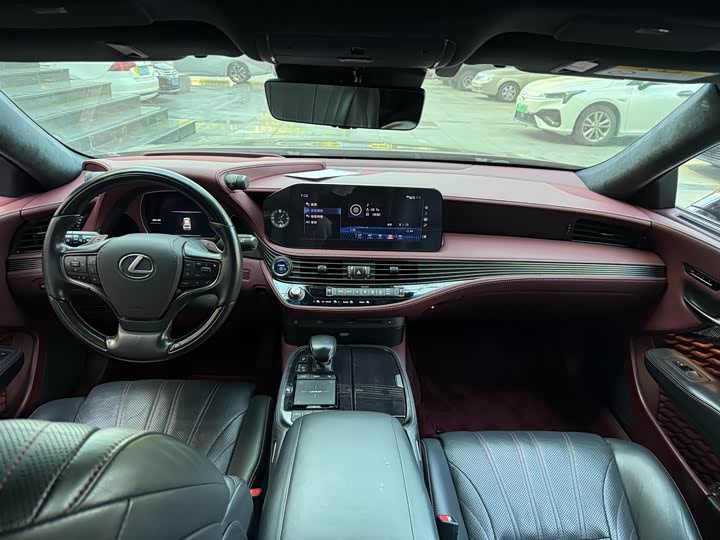 Фото 5 - Lexus LS