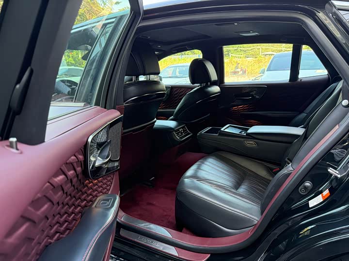 Фото 6 - Lexus LS