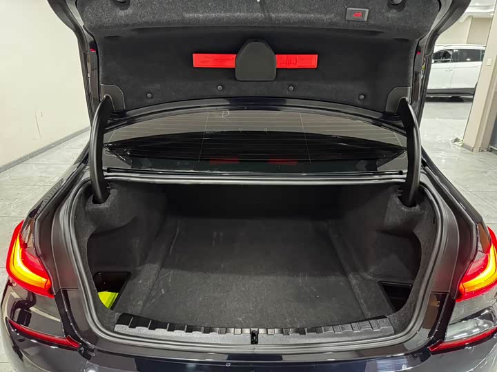 Фото 18 - BMW 3 Series