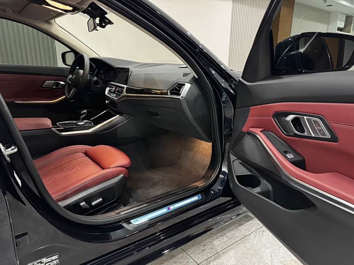 Фото 19 - BMW 3 Series