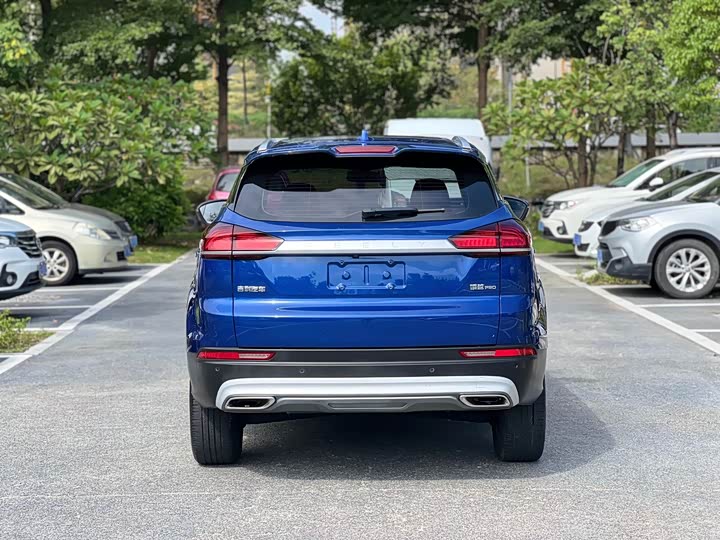 Фото 4 - Geely Atlas