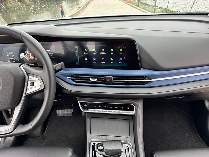 Фото 14 - Changan CS55 EV