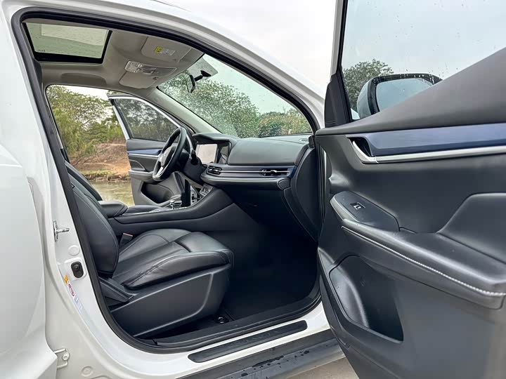 Фото 7 - Changan CS55 EV