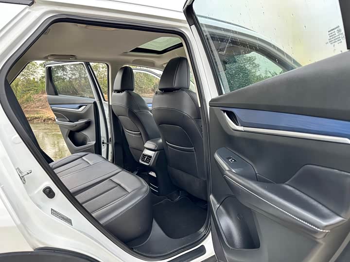 Фото 8 - Changan CS55 EV