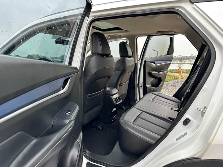 Фото 9 - Changan CS55 EV