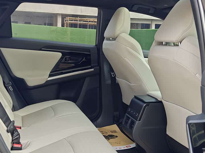 Фото 13 - Toyota bZ4X