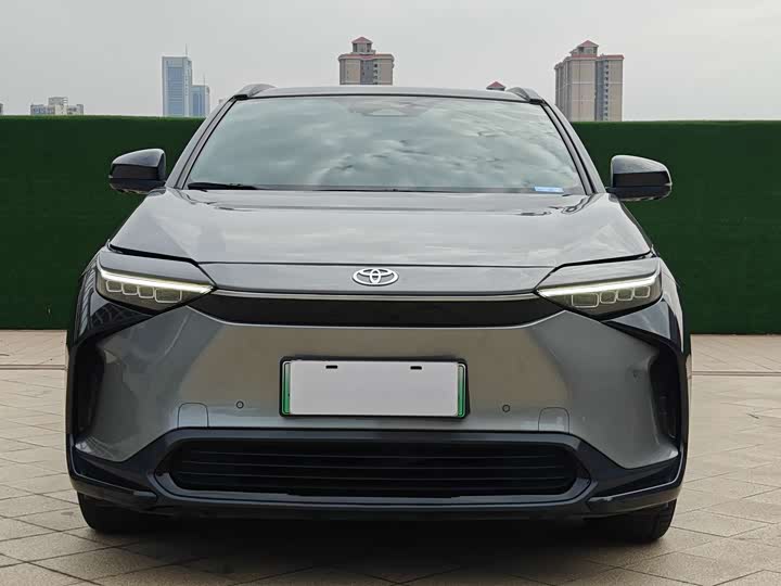 Фото 2 - Toyota bZ4X